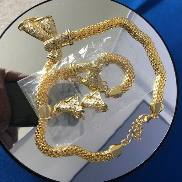 Gold & Rhinestone Jewelry Set - Picture 4 of 7